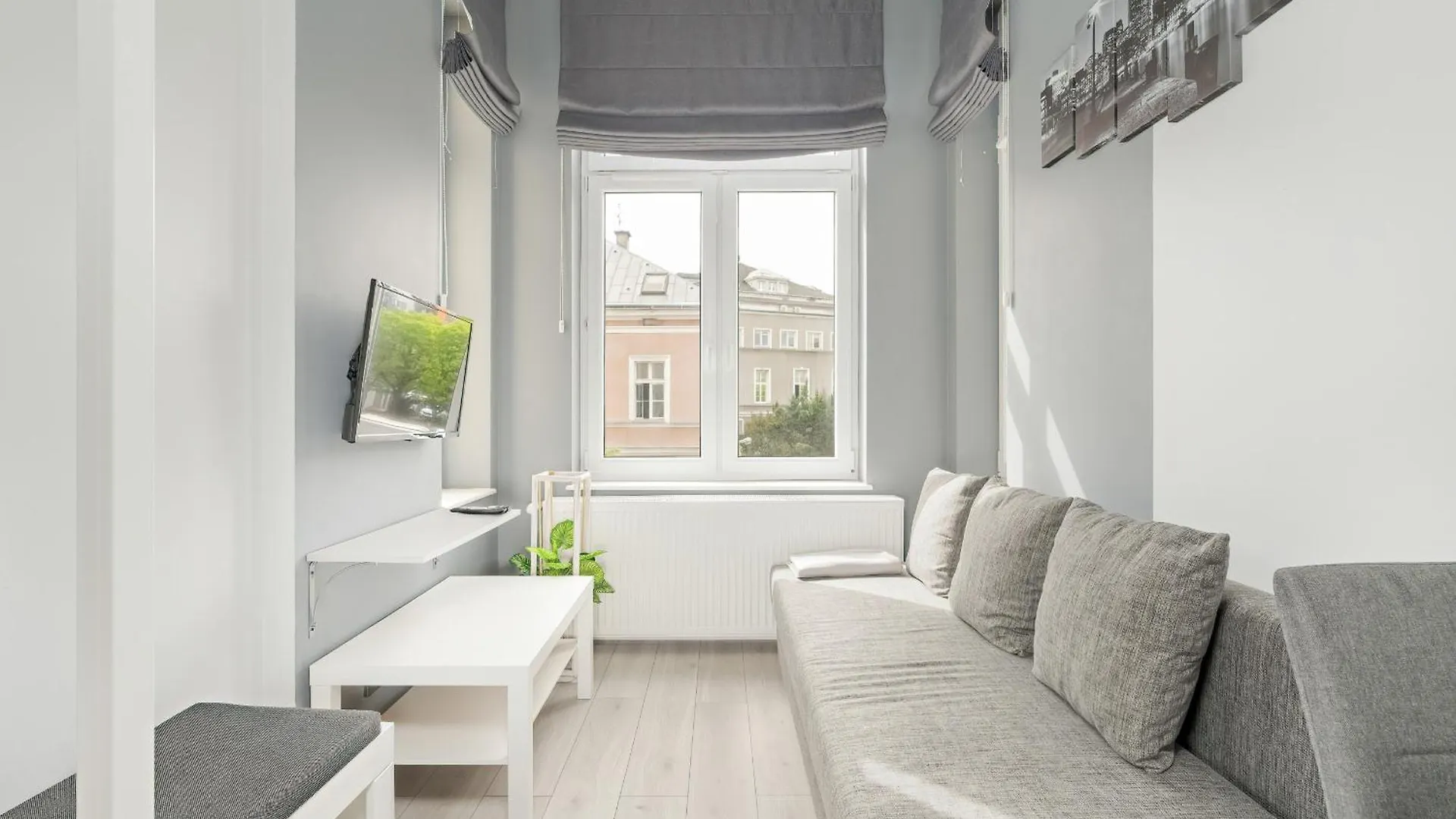 Charming And Modern Studio With Mezzanine In Poznan Center By Noclegi Renters